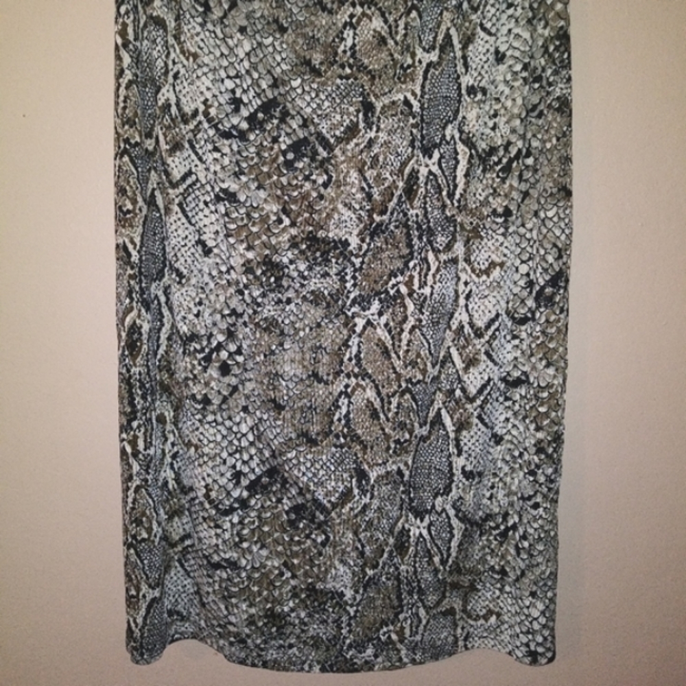 JR Bentley Skirt - Picture 2 of 2